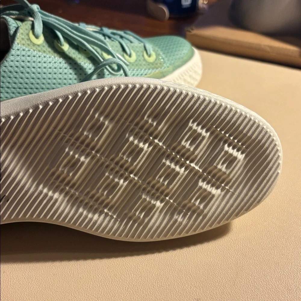 Converse Women's Light Green Sneakers Modrn